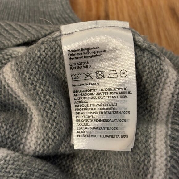 H&M | Grey and White Striped Mock Neck Sweater | Small - Picture 6 of 6
